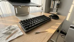 이쑤시개와 화장솜으로 5분 만에 키보드 틈새 먼지 빼는 법