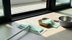 과일 포장 폼 네트, 버리지 말고 바닥 먼지 잡는 청소 도구로 쓰는 법